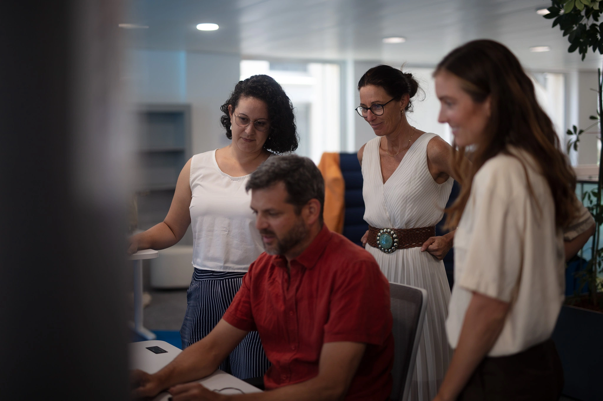 L’équipe eqlosion au travail dans ses bureaux à Lausanne